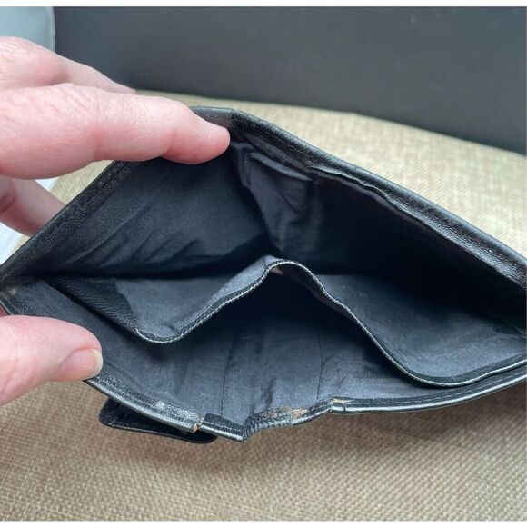 Vintage Channel Black Leather Wallet Women’s Unisex Good Condition Read Details - Picture 11 of 16